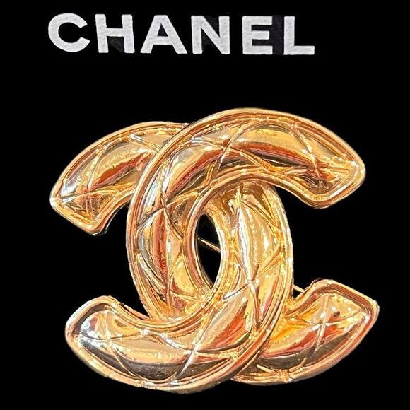 Chanel Matelasse CC Small Brooch - Picture 1 of 5